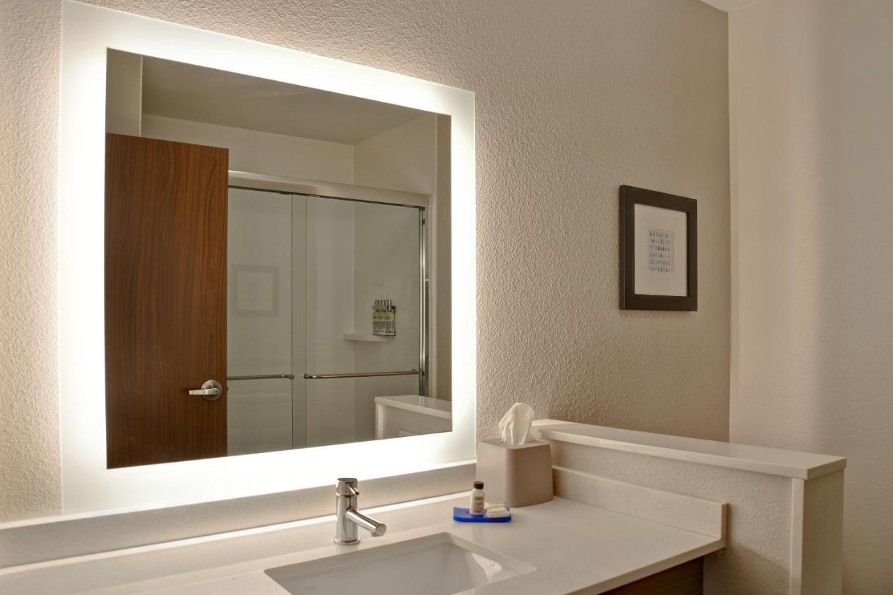 Holiday Inn Express & Suites - Ottawa By Ihg Exteriér fotografie